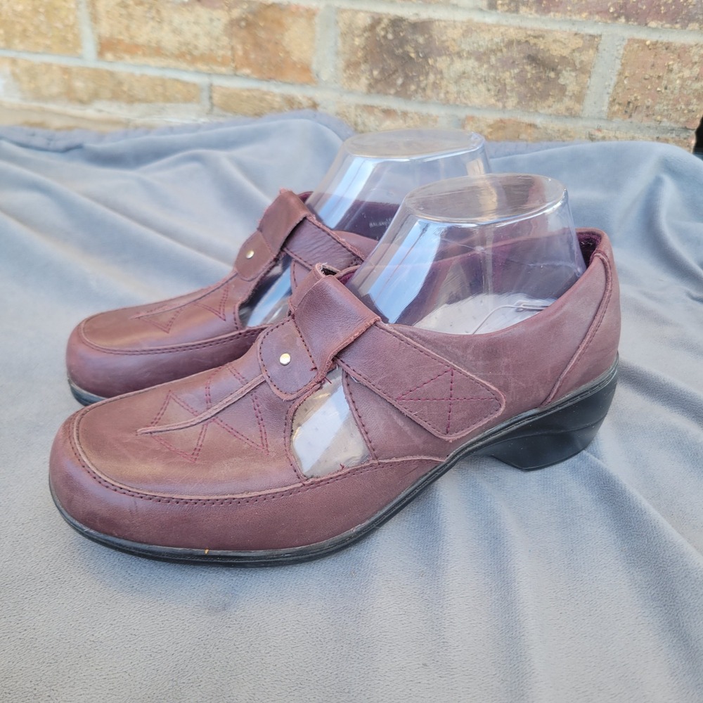 Trotters Hilliard Burgundy Leather T-Strap Wedge‎ Loafers Womens 9W 40762